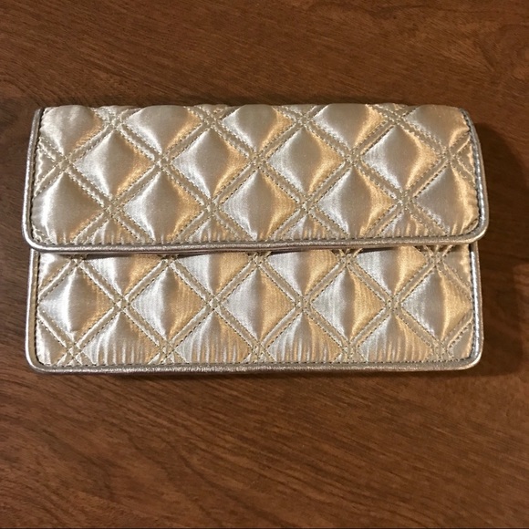 Marc Jacobs Handbags - Marc Jacobs wallet/clutch